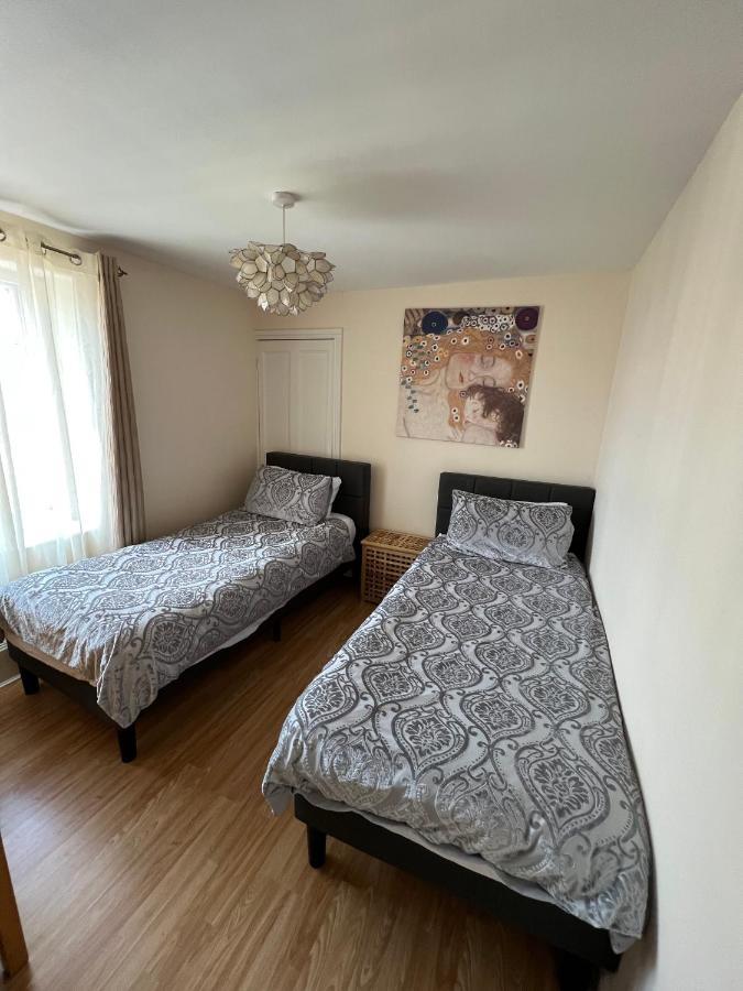 Stay In Yeovil Town Centre, Large 2 Bd Apt With Parking, Sleeps 4 Exterior foto