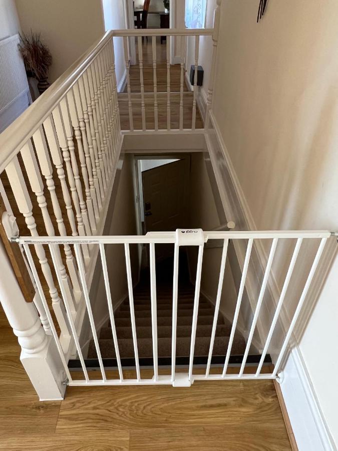 Stay In Yeovil Town Centre, Large 2 Bd Apt With Parking, Sleeps 4 Exterior foto